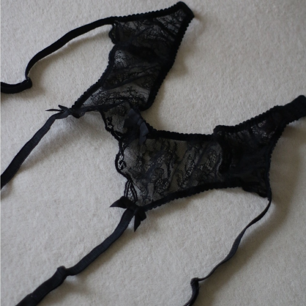 ‼️  LAST CALL AGENT PROVOCATEUR NWOT Black Lace Garter Belt